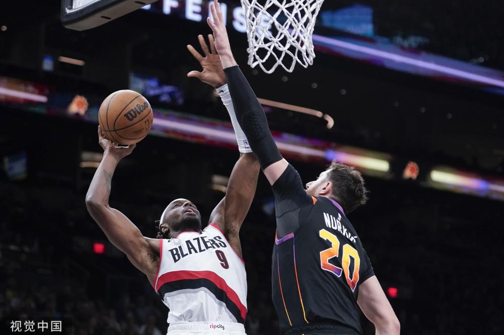 在让年轻球 在让年轻球