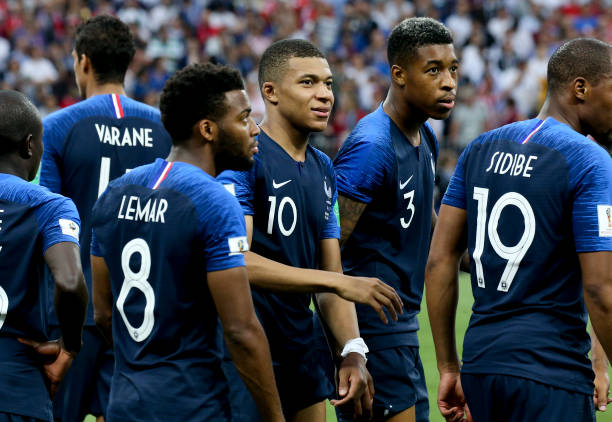 仅吸引了足 仅吸引了足