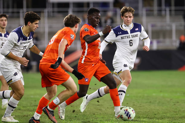 足球不仅是 足球不仅是