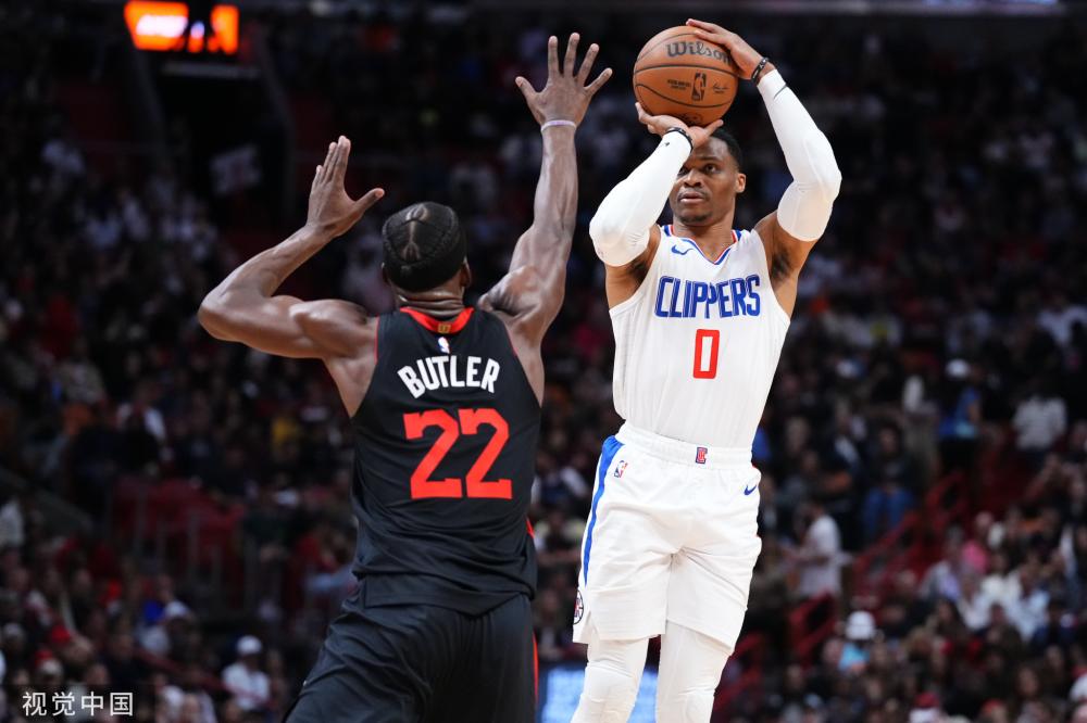 超出我们预 超出我们预