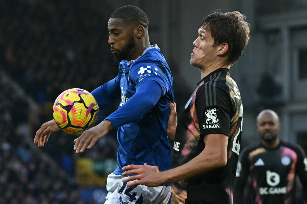 镇主场迎战 镇主场迎战